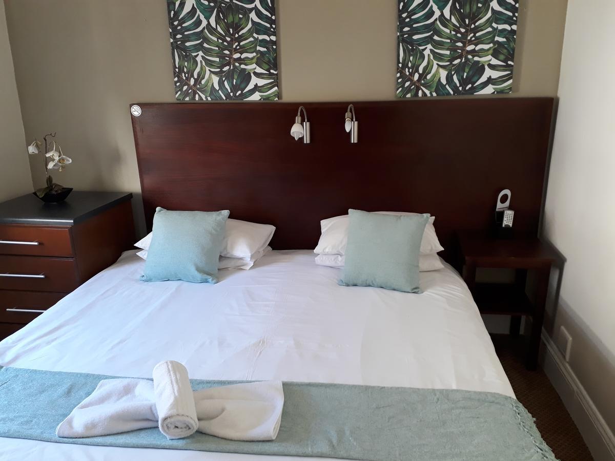 The Vic Hotel พอร์ตเอลิซาเบธ ภายนอก รูปภาพ