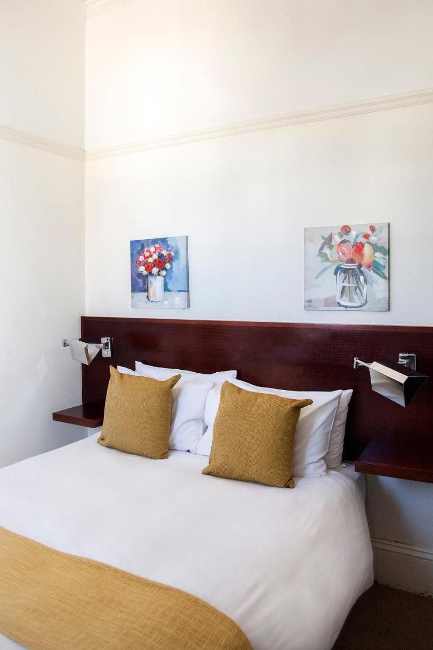 The Vic Hotel พอร์ตเอลิซาเบธ ภายนอก รูปภาพ